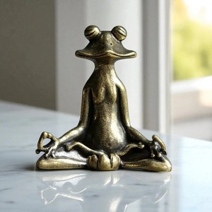 Sculpture de grenouille en position de yoga, figurine abstraite, idéale pour studio de yoga, espace de méditation, décoration de table et décoration originale, provenant d'Inde - Product Image 5