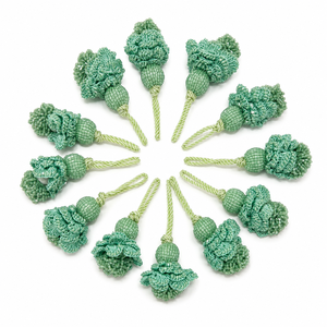 Pompon élégant fait main en cordon de polyester avec perles complexes pour la décoration de rideaux et les travaux manuels - Product Image 1