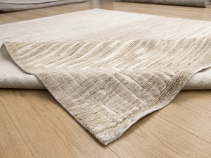 Alfombra Tibetana Anudada a Mano de Fábrica |   Alfombra contemporánea con textura lineal - Product Image 4