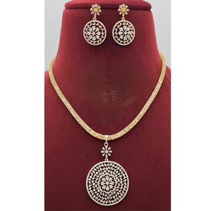 ชุดสร้อยคอพร้อมต่างหูดีไซน์เนอร์เคลือบทองคำขาวคุณภาพพรีเมียมสุดหรู สำหรับงานแต่งงาน คอลเลคชั่นเครื่องประดับสำหรับผู้หญิง - Product Image 1