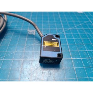 Sensor de Proximidad Fotoeléctrico Láser SICK WT100L-E1141, Usado, Piezas de Equipos Semiconductores de Época - Product Image 1