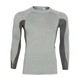 Créez votre propre logo personnalisé imprimé par sublimation sur un rashguard BJJ à séchage rapide pour homme, short de grappling MMA et sous-vêtement de compression. - Product Image 6