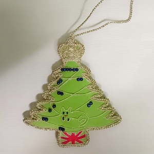 Ornement de Noël à suspendre, décoration d'arbre de Noël rouge faite à la main, ornement festif perlé et brodé, cadeau - Product Image 6