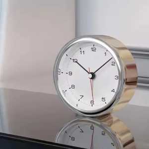 Reloj de Escritorio Redondo Dorado Metálico Moderno, Base Compacta con Espejo, Reloj Despertador Analógico de Mesa, Reloj de Cuarzo Silencioso para Mesa de Noche - Product Image 1