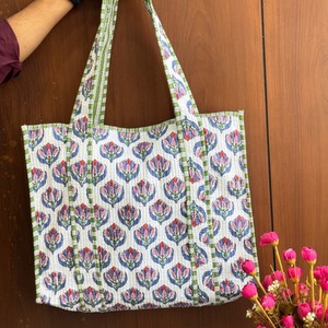Sac fourre-tout matelassé en coton à ouverture supérieure, fait main en Inde, lavable, pour femme, été/hiver, sac à bandoulière pour le shopping, produit en gros - Product Image 1