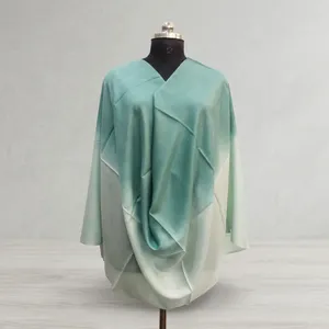 Chal de Lana Fina Degradado Verde Menta de Lujo para Mujer, con Sensación de Cachemira Premium, Hecho a Mano - Product Image 5