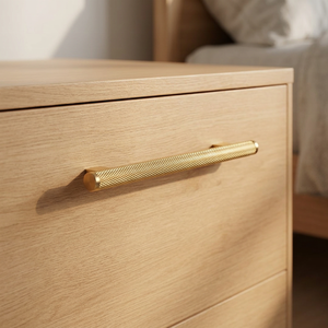 Poignée de tirage en laiton brossé de designer, de haute qualité, moderne, durable, à motif moleté, pour armoire, tiroir, penderie, quincaillerie de meubles - Product Image 1