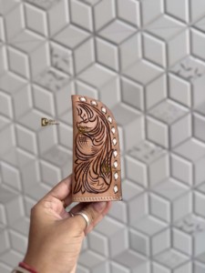 New Arrival High Quality Hand <b>Tooled</b> <b>Leather</b> Knife Sheath Hunting Accessories Genuine <b>Leather</b> Feather Design Knife Cover <b>Pouch</b> - Product Image 1