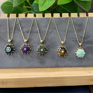 Hermoso collar de piedra de jade apatita con cadena de cable chapada en oro de 18k y pequeño colgante de circonia cúbica, joyería unisex para un look diario. - Product Image 5