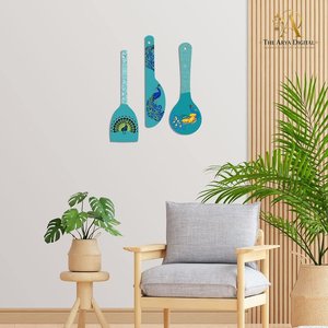 Decoración de Pared de Madera con Diseño Artístico de Pavo Real para Sala de Estar, Múltiples Poses, Artvibes - Product Image 1
