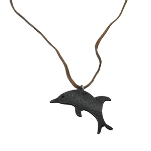 Auténtico Colgante de Espina de Pescado de Hierro Negro Forjado a Mano, Collar Amuleto de Esqueleto de Pescado Rústico Elaborado por un Herrerín - Product Image 6