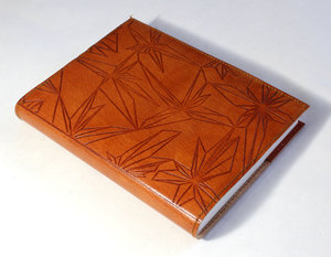 Carnet personnalisé en cuir de chèvre véritable avec couverture en relief à motif floral moderne, couleur brun clair, rechargeable, 100 feuilles, 6"x8" - Product Image 2