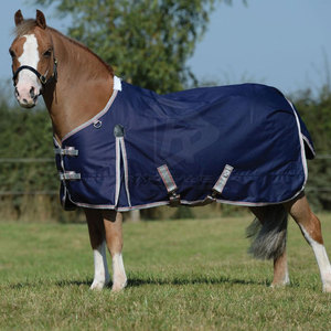Couverture pour chevaux de haute qualité, durable, imperméable, doublure chaude, ajustement confortable, toutes saisons, 4 sangles pour les pattes, plusieurs options - Product Image 2