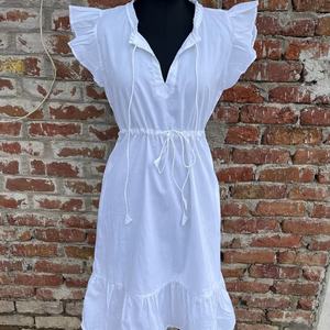 เดรสยาวสไตล์โบฮีเมียนชิค ผ้าฝ้ายเนื้อบางเบา ตกแต่งด้วยเทคนิคการปักลาย  พร้อมเข็มขัดและพู่ห้อย  แบบเรียบง่าย สีพื้น - Product Image 1