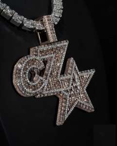 Pendentif Breloque Initiale Grand Étoile Sertie de Pierres, Monture Canal Entièrement Sertie de Baguettes, Collier Bling Thème Rappeur pour Hommes - Product Image 1