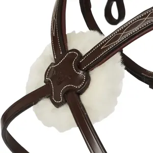 Cabezada para caballo OEM de cuero genuino trenzado a mano, ajustable, con nudos de futurity en cuero crudo beige y cuero marrón - Product Image 6