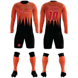 Uniforme de football personnalisé de qualité supérieure avec graphismes imprimés, maillot et short de football légers en polyester 100% de haute qualité - Product Image 3