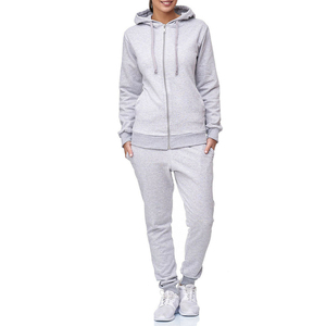 Un fabricant OEM fournit des ensembles de survêtements en coton pour hommes en deux pièces, avec un service professionnel pour les distributeurs. - Product Image 1