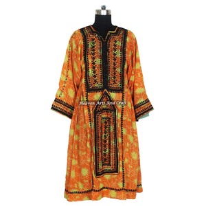 Vestido BDR070 para mujer, ropa de fiesta de boda, nueva moda afgana balochi, vestido cultural de alta demanda con bordados a mano y detalles antiguos afganos. - Product Image 1