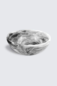 Bol en résine rouge artisanal, élégant et durable, idéal pour servir des aliments et décorer la maison, parfait pour une ambiance vibrante par tradebit - Product Image 2