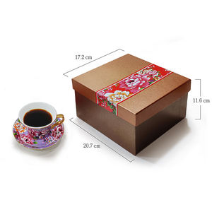 Taza de Café de Porcelana de Lujo con Asa Dorada, Impresión por Transferencia de Agua, Taza de Té Floral de Seis Colores con Platillo, Juego de Regalo Empresarial, Taiwán - Product Image 3