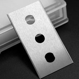 RADHIKA ENTERPRISE Lame industrielle à 3 trous 43x22x0.10mm résistante à l'usure pour le découpage de ruban adhésif et de film BOPP - Product Image 3