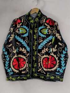 Chaqueta de Mujer con Bordado Suzani de Algodón, Hecha a Mano, Ropa Artesanal para Festivales, Fabricante de Ropa al por Mayor en India - Product Image 3
