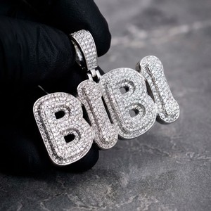SHRILIKE JEWELS สร้อยคอจี้ตัวอักษรเงินชุบทอง 14K ประดับเพชรและไข่มุกน้ำจืด รับรองโดย IGI ของขวัญวันเกิดสำหรับทุกเพศ เหมาะสำหรับงานปาร์ตี้ - Product Image 2