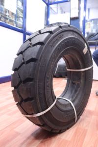 ยางรถยกคุณภาพสูง BKT Indian 7.00-12 ยางเรเดียลแบบตัน รับน้ำหนักได้สูง คุณสมบัติพิเศษสำหรับเปลี่ยนยางรถขุด มีจำหน่ายแล้ว - Product Image 2