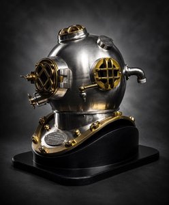 Casque de plongée vintage en métal pour la plongée en eaux profondes, casque de plongeur nautique décoratif, objet de collection marin, décoration de table, décoration intérieure, vente en gros - Product Image 2
