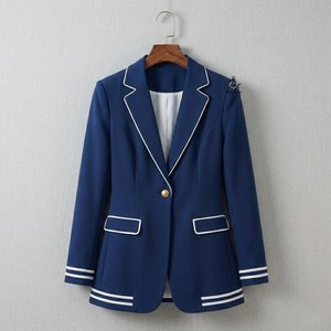 Blazer en polyester bleu style preppy à un bouton avec logo personnalisé Delta Sigma, pour femmes, inspiré des tenues grecques et des insignes maçonniques, avec bordure blanche - Product Image 1