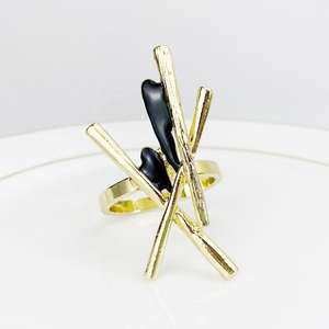 Elegantes Anillos de Servilleta de Metal de Primera Calidad, Ecológicos, Duraderos y Personalizables para Restaurantes, Hoteles y Hogares - Product Image 1