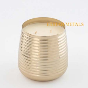 Pot à bougie décoratif en métal, pots à bougies Dance of Frondescence, bougies parfumées votives, récipient à bougie en métal côtelé doré - Product Image 2