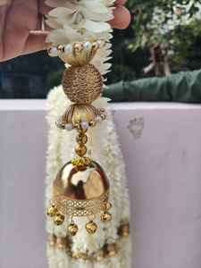 พวงมาลัยดอกมะลิผ้าหรูหราประดับกับกุนโกร สำหรับงานแต่งงานแบบอินเดีย งานบูชาพระพุทธเจ้า กันีช ปูจา และงานแต่งงานแบบอิสลาม - Product Image 2