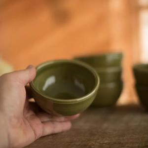 Tazón de Cerámica Verde Oliva para Aperitivos, Estilo Rústico, Acabado Liso, Diseño Compacto, Duradero, Apto para Alimentos, Ideal para Salsas, Frutos Secos y Postres - Product Image 3