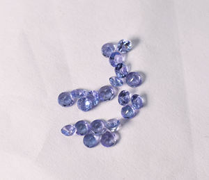 Tanzanita Natural de 3 mm, Corte Redondo, Gema Semipreciosa Suelta Calibrada para Joyería - Product Image 3