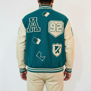 Chaqueta Letterman Personalizada de Calidad Superior para Hombre, Diseño Único con Bordado y Decoración de Bolsillos, Técnica Chenille - Product Image 2