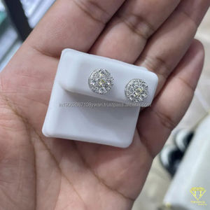 Boucles d'oreilles en diamant de laboratoire Micro Pave Cluster Clous d'oreilles de luxe en argent sterling de style minimaliste plaqué or blanc - Product Image 2