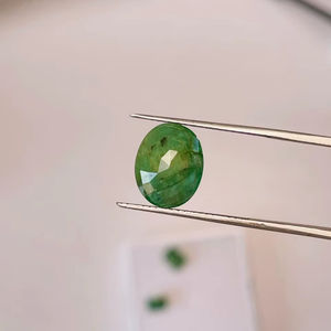 Esmeralda natural, lote de 3 piedras preciosas de buena calidad con un brillo excelente y un bonito color verde, pulido perfecto, ideal para cualquier tipo de joyería. - Product Image 5