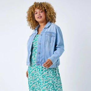 เสื้อแจ็คเก็ตยีนส์ผู้หญิงแบบมีกระเป๋าหน้าอกคู่ สไตล์ทรัคเกอร์แบบดั้งเดิม - Product Image 1