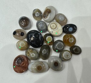 Venta al por mayor de cabujones de ágata natural en forma de ojo, corte ovalado, para meditación y fabricación de joyas - Product Image 1