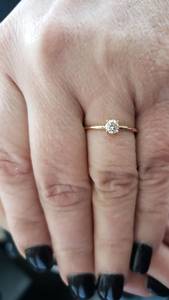 Anillo de Diamante Cultivado en Laboratorio de 0.30 CT en Oro de 18K |   Anillo de Compromiso Elegante y Minimalista |   Joyería nupcial certificada por IGI - Product Image 2