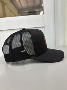 Casquettes de camionneur de haute qualité avec logo personnalisé en relief sur patch en cuir, casquettes de camionneur personnalisées en gros, gorras ajustables pour l'extérieur - Product Image 4