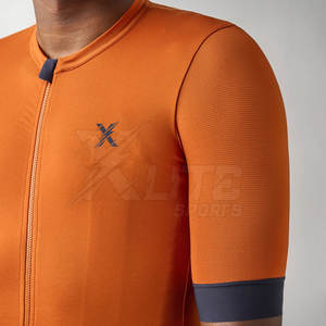 Maillot de Ciclismo Personalizado de Alto Rendimiento con Tela Transpirable para Profesionales con Diseño Cómodo y Ajustado - Product Image 5