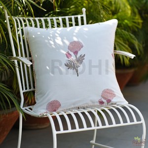 Housse de coussin Ridhi Bohème Rose & Blanc à Motifs Floraux 100% Coton avec Passepoil Imprimé, Amovible et Lavable pour Lit et Canapé - Product Image 5