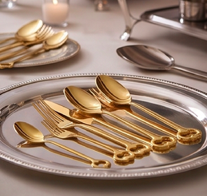 Ensemble de couverts dorés de haute qualité, élégants, en acier inoxydable, accessoires de cuisine et de salle à manger haut de gamme, pour une utilisation sur la table. - Product Image 4