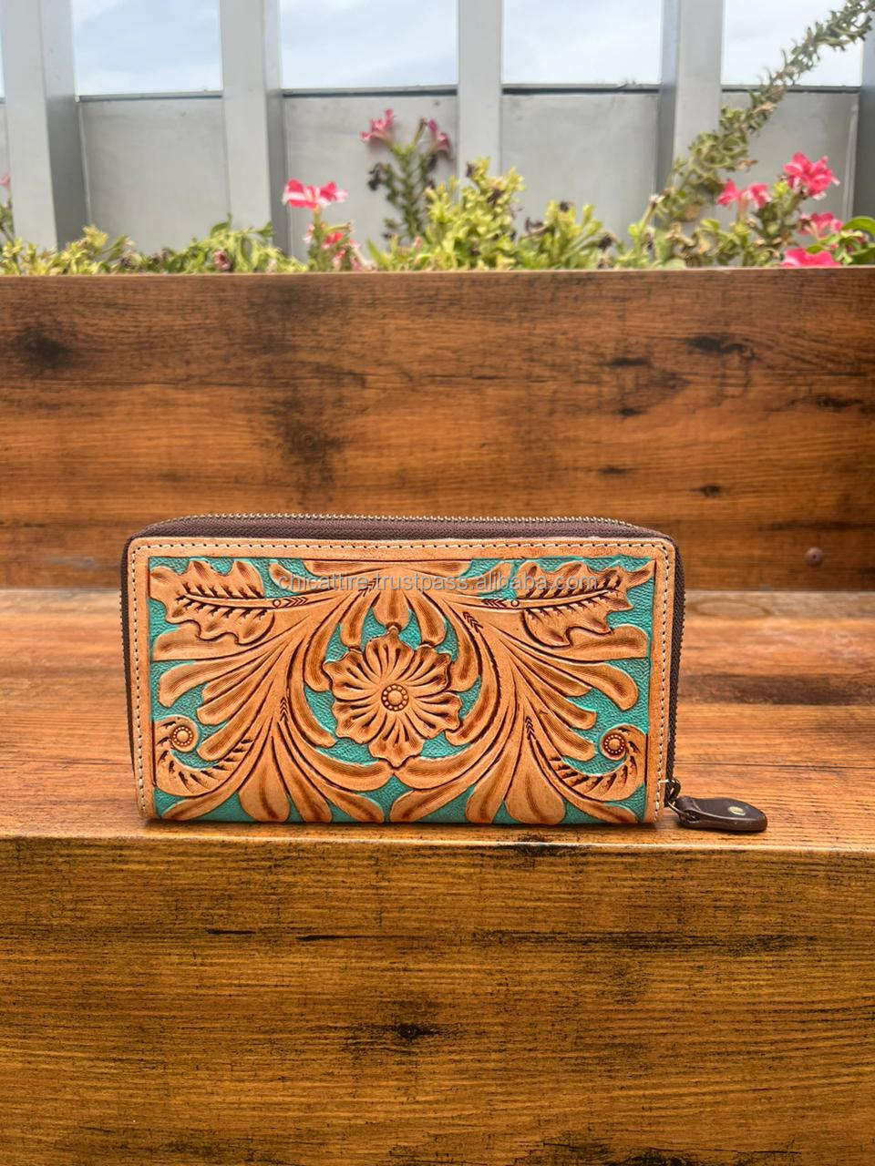 สีน้ำตาล