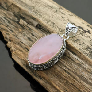 Colgante de piedra preciosa de cuarzo rosa hecho a mano – Engaste relleno de plata - Product Image 4