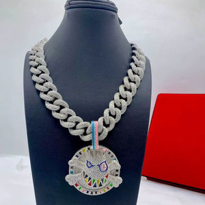 Collar de cadena hip hop de plata de ley S925 con colgante de moissanita, diseño moderno y elegante para regalo. - Product Image 1