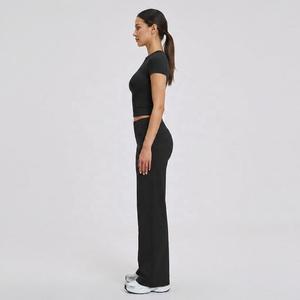 Conjunto de Yoga Personalizado para Mujer: Camiseta de Manga Corta y Pantalones Anchos, Conjunto de 2 Piezas Suave y Elástico para Descanso, Ejercicio y Fitness - Product Image 5